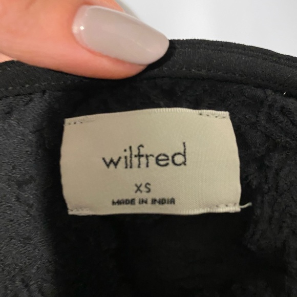 Gorgeous black blouse by Wilfred - Picture 3 of 5